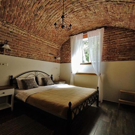 Мури Старого Львова Lviv Exterior foto